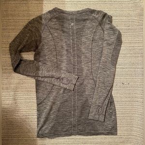 Lululemon Grey Swiftly Tech long Sleeve Size 12